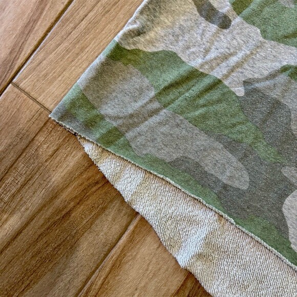 Aerie Pullover Sweatshirt Womens M Green Gray Camo 1/4 Zip Cropped - Picture 2 of 4